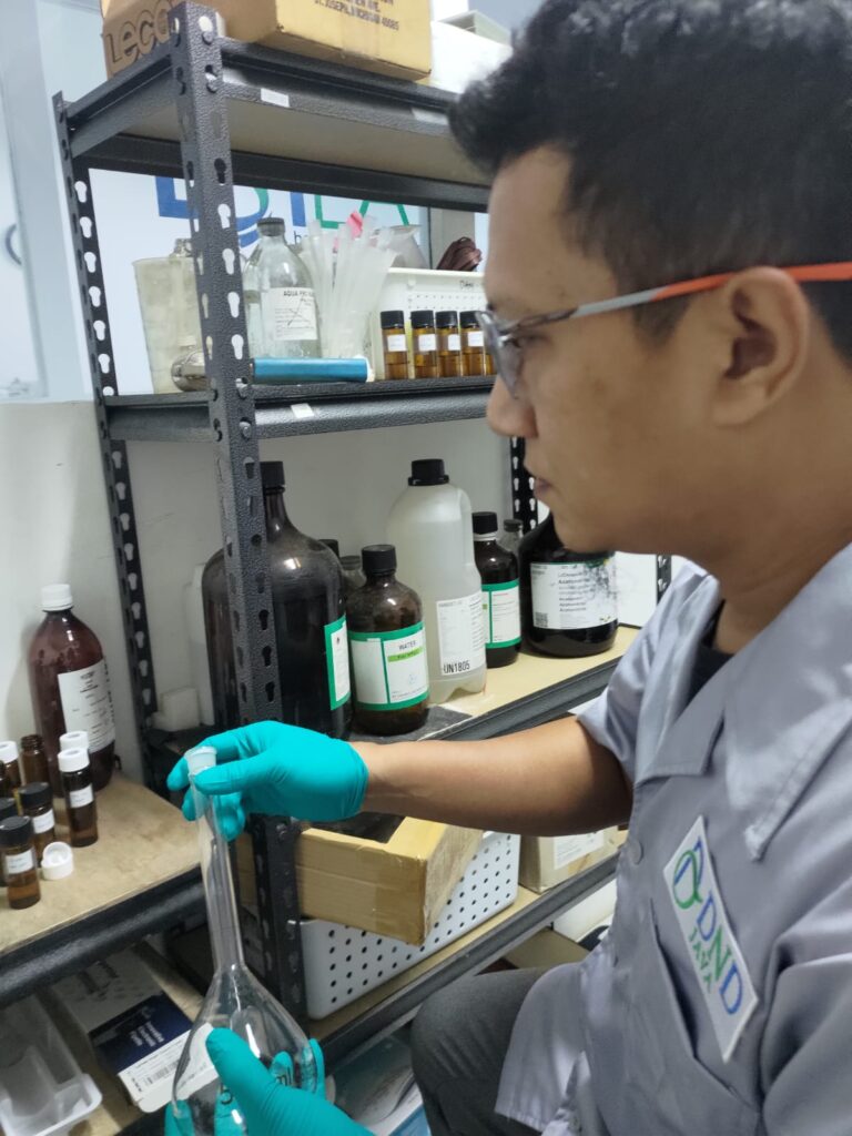 Analisis Komposisi Gas untuk Perhitungan Hydrocarbon Dew Point (HCDP)  - laboratorium PT DnD Java Indonesia